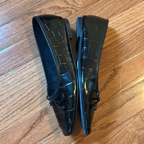 SCHUTZ Arissa Black Crocodile Embossed Leather Flats - Picture 6 of 12